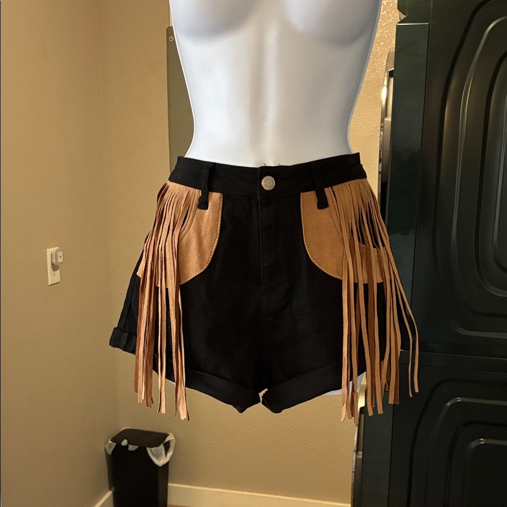 Chic High Waist Black and Tan Fringe Shorts
